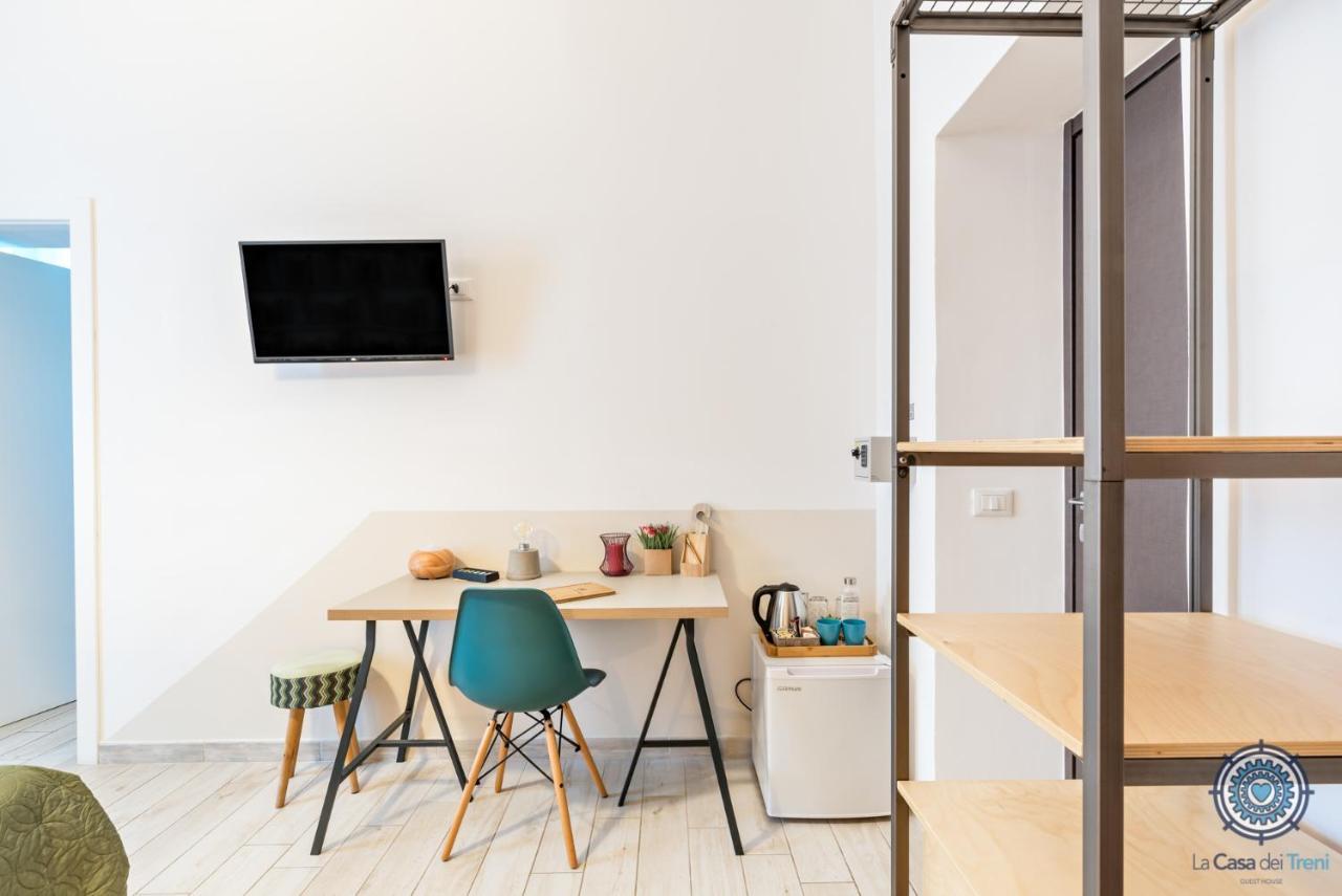 La Casa Dei Treni Affittacamere City Rooms For Travel Lovers La Spezia Exterior photo