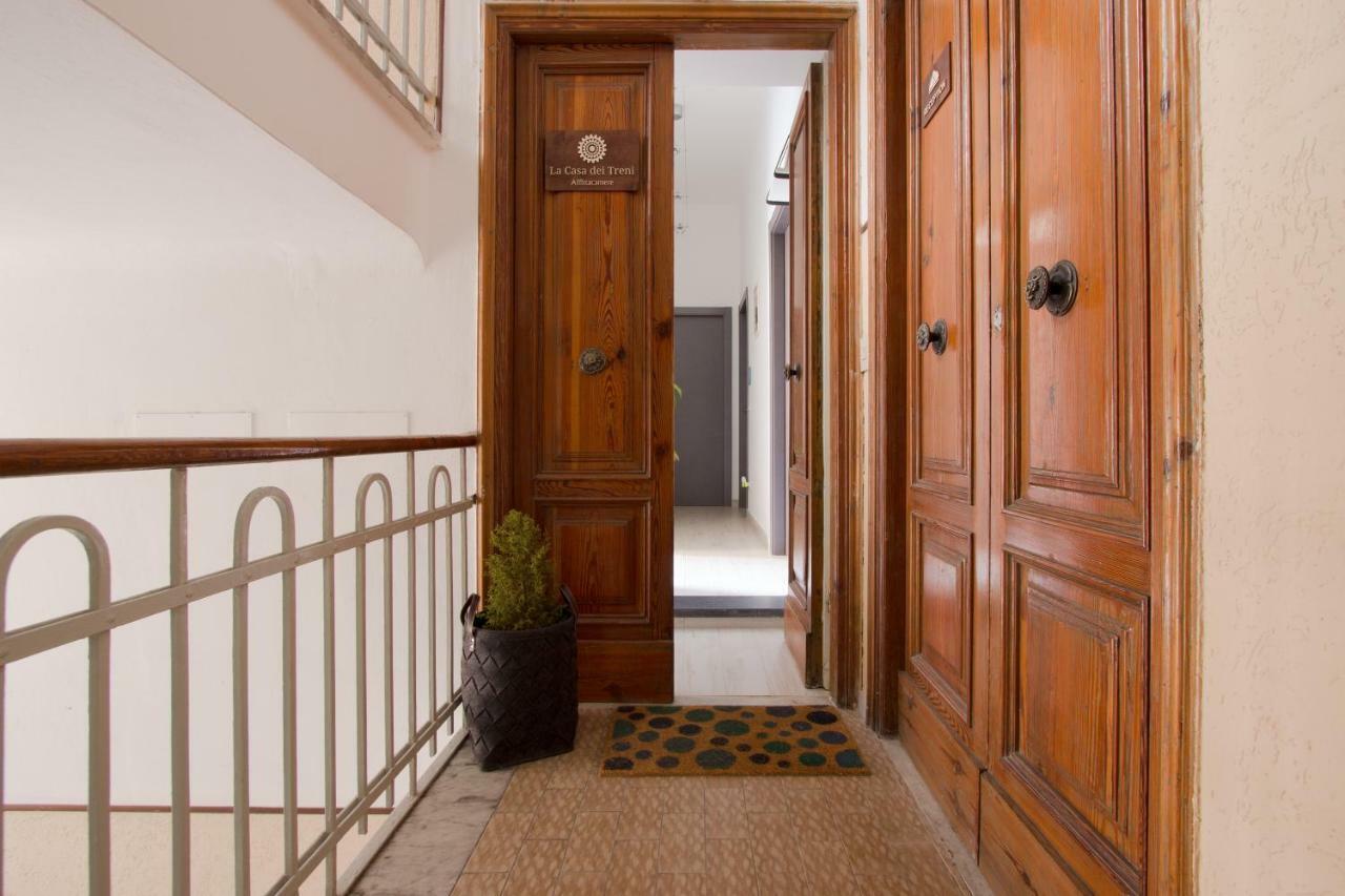 La Casa Dei Treni Affittacamere City Rooms For Travel Lovers La Spezia Exterior photo